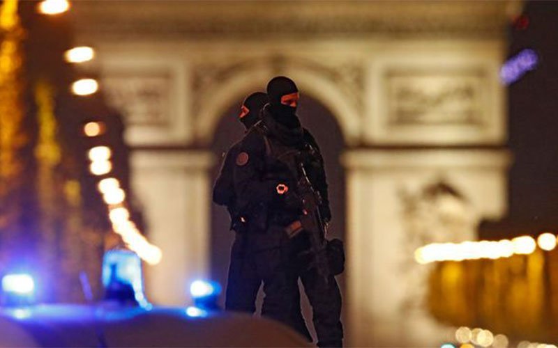 Attentat sur les Champs Elysées